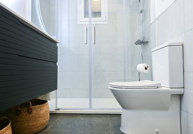 Apartment in Madrid - Spacious Three Bedroom Apartment a few minutes from the Bernabeu in Madrid  Apartment in Madrid - Spacious Three Bedroom Apartment a few minutes from the Bernabeu in Madrid
