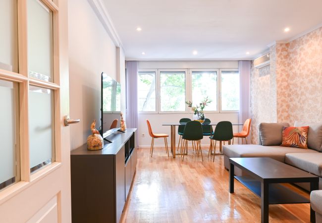 Apartment in Madrid - Spacious Three Bedroom Apartment a few minutes from the Bernabeu in Madrid  Apartment in Madrid - Spacious Three Bedroom Apartment a few minutes from the Bernabeu in Madrid