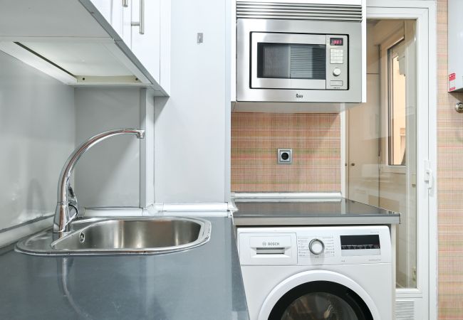 Apartment in Madrid - Spacious Three Bedroom Apartment a few minutes from the Bernabeu in Madrid  Apartment in Madrid - Spacious Three Bedroom Apartment a few minutes from the Bernabeu in Madrid