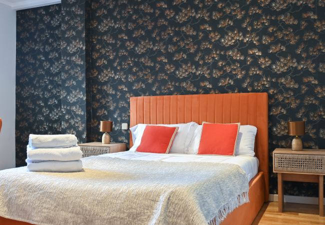Apartment in Madrid - Spacious Three Bedroom Apartment a few minutes from the Bernabeu in Madrid  Apartment in Madrid - Spacious Three Bedroom Apartment a few minutes from the Bernabeu in Madrid