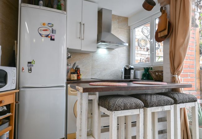 Apartment in Madrid - Cozy studio with pool in Ciudad Lineal  Apartment in Madrid - Cozy studio with pool in Ciudad Lineal