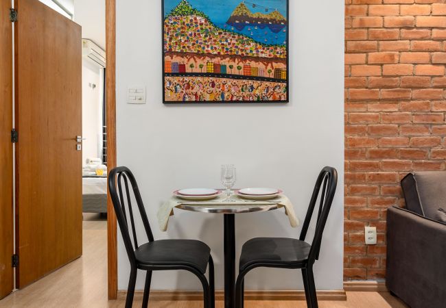 Apartment in Rio de Janeiro - 7 minutes from Copacabana beach | STC504 Apartment in Rio de Janeiro - 7 minutes from Copacabana beach | STC504