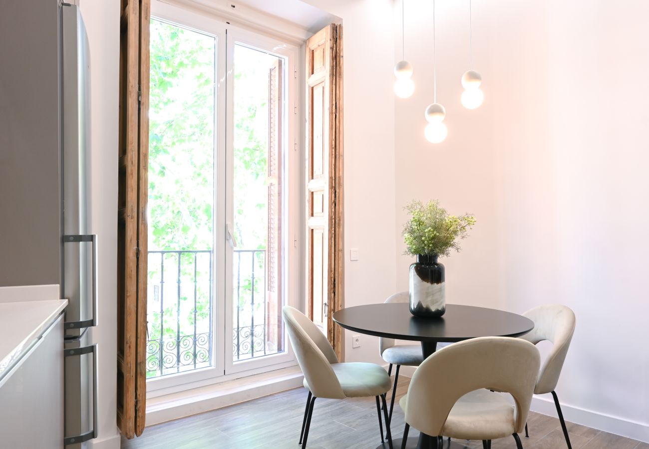 Studio in Madrid - Central and Bright Duplex Studio in Madrid  Studio in Madrid - Central and Bright Duplex Studio in Madrid