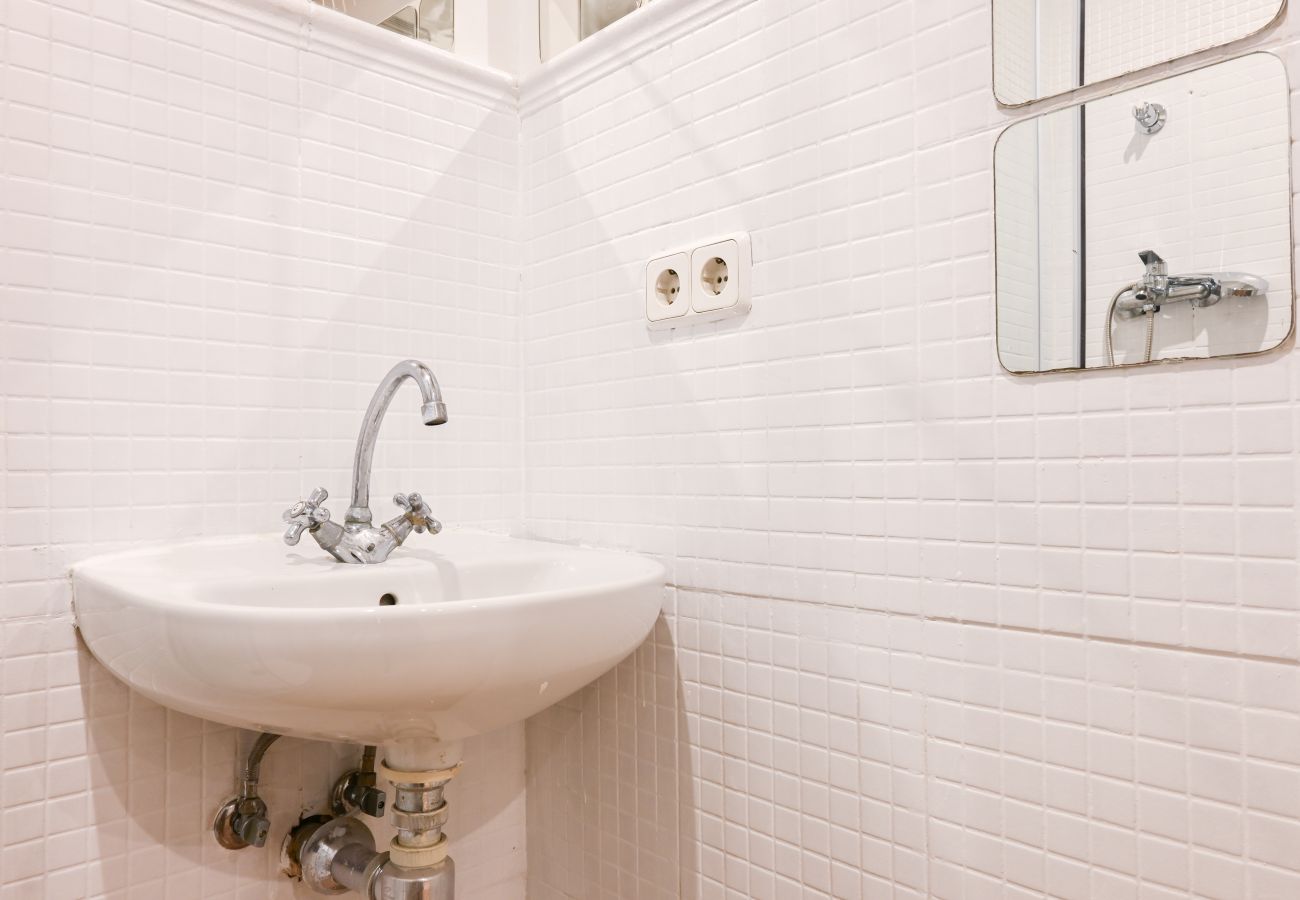 Studio in Madrid - Lindo studio in barrio Justicia SLR16 Studio in Madrid - Lindo studio in barrio Justicia SLR16