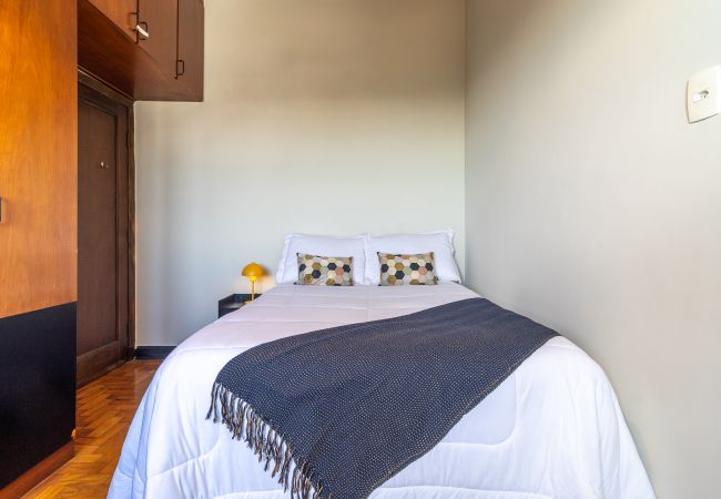 Apartment in São Paulo - Apartamento Amplo Prox HC São Paulo  Apartment in São Paulo - Apartamento Amplo Prox HC São Paulo