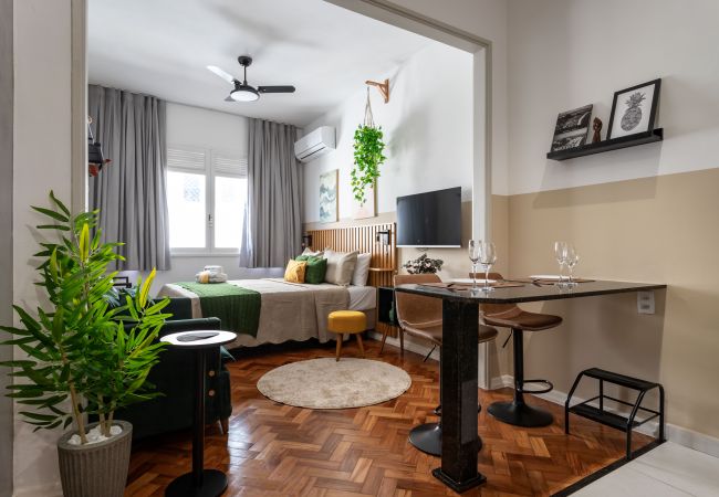 Studio in Rio de Janeiro - 3 minutes from Copacabana beach | RD1205 Studio in Rio de Janeiro - 3 minutes from Copacabana beach | RD1205