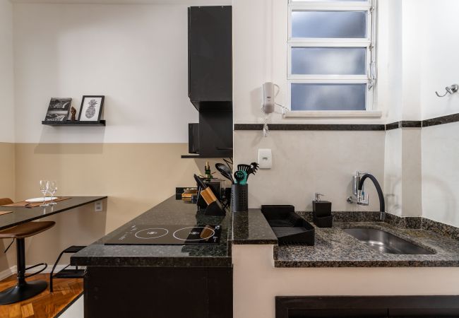 Studio in Rio de Janeiro - 3 minutes from Copacabana beach | RD1205 Studio in Rio de Janeiro - 3 minutes from Copacabana beach | RD1205