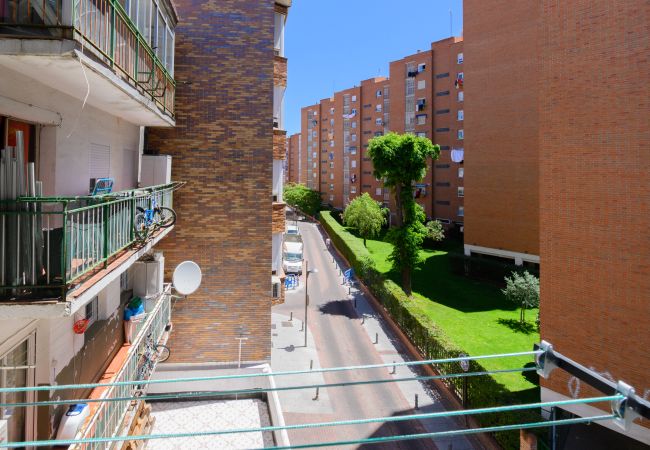 Rent by room in Madrid - Acogedora habitación con cama doble cerca al Polideportivo Los Cantos en Alcorcón SAP35A Rent by room in Madrid - Acogedora habitación con cama doble cerca al Polideportivo Los Cantos en Alcorcón SAP35A
