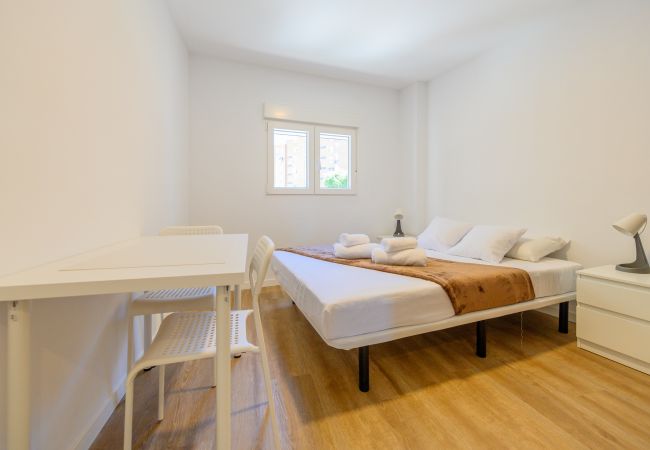 Rent by room in Madrid - Acogedora habitación con cama doble cerca al Polideportivo Los Cantos en Alcorcón SAP35B Rent by room in Madrid - Acogedora habitación con cama doble cerca al Polideportivo Los Cantos en Alcorcón SAP35B