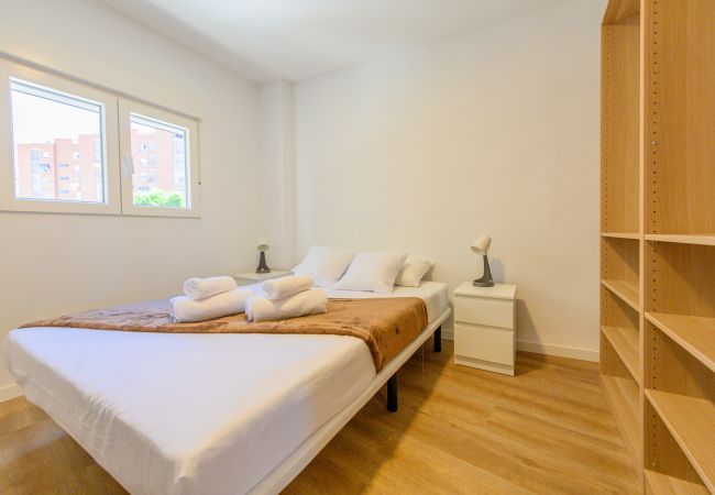  in Madrid - Acogedora habitación con cama doble cerca al Polideportivo Los Cantos en Alcorcón SAP35B