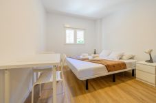 Rent by room in Madrid - Acogedora habitación con cama doble cerca al Polideportivo Los Cantos en Alcorcón SAP35B