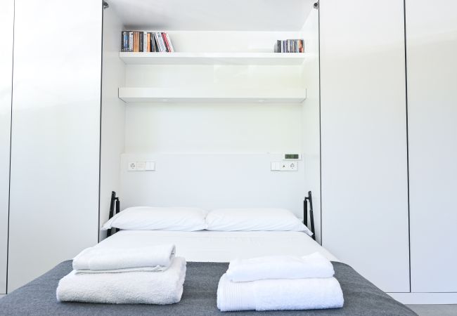 Studio in Madrid - Espectacular apartamento con área de trabajo en Usera Studio in Madrid - Espectacular apartamento con área de trabajo en Usera