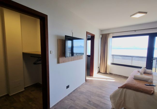Studio in San Carlos de Bariloche - Swiss IV flat with an impressive Nahuel Huapi lake view Studio in San Carlos de Bariloche - Swiss IV flat with an impressive Nahuel Huapi lake view