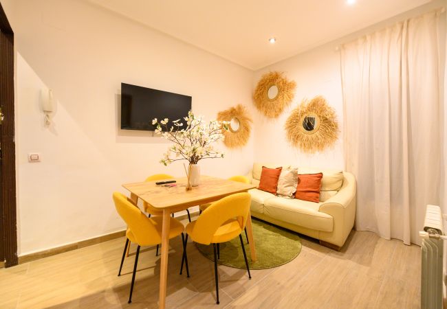  in Madrid -  Charming Apartment in La Latina with Shared Patio PAL10