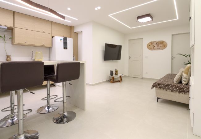 Apartment in Rio de Janeiro - Dom208|2 quartos em Copacabana, 3 minutos da praia Apartment in Rio de Janeiro - Dom208|2 quartos em Copacabana, 3 minutos da praia