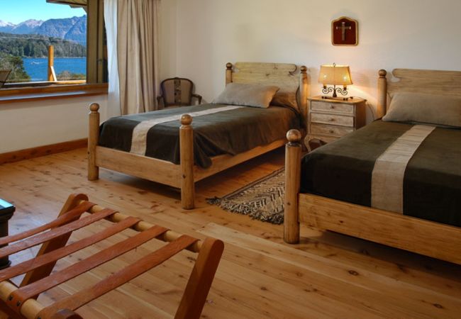 House in San Carlos de Bariloche - Spectacular house by the Nahuel Huapi lake House in San Carlos de Bariloche - Spectacular house by the Nahuel Huapi lake