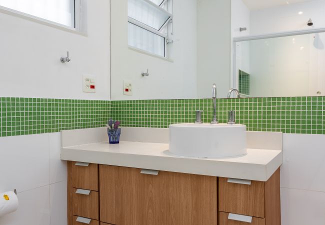 Apartment in Rio de Janeiro - 4 minutes from Copacabana beach | NSC205 Apartment in Rio de Janeiro - 4 minutes from Copacabana beach | NSC205