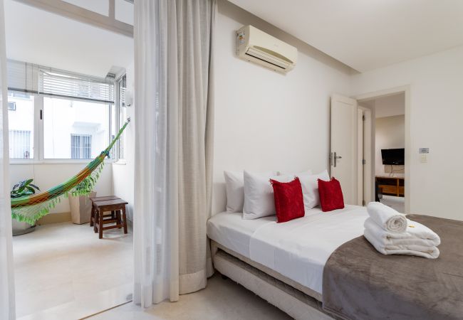 Apartment in Rio de Janeiro - 4 minutes from Copacabana beach | NSC205 Apartment in Rio de Janeiro - 4 minutes from Copacabana beach | NSC205