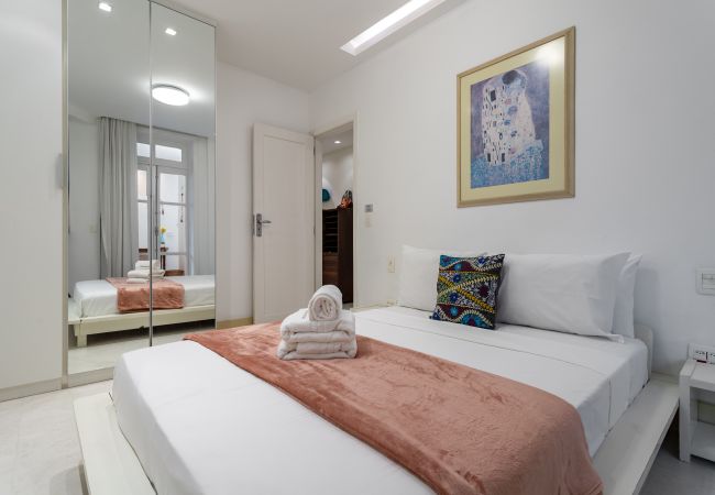 Apartment in Rio de Janeiro - 4 minutes from Copacabana beach | NSC205 Apartment in Rio de Janeiro - 4 minutes from Copacabana beach | NSC205
