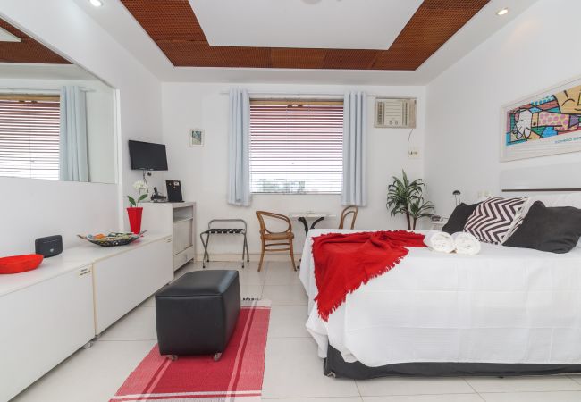  in Rio de Janeiro - MAG1415 | Studio em Copacabana à 500m da praia 