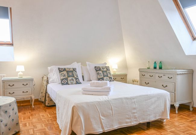 Apartment in Madrid - Duplex Penthouse with Spectacular Park Views in Tetuán Apartment in Madrid - Duplex Penthouse with Spectacular Park Views in Tetuán