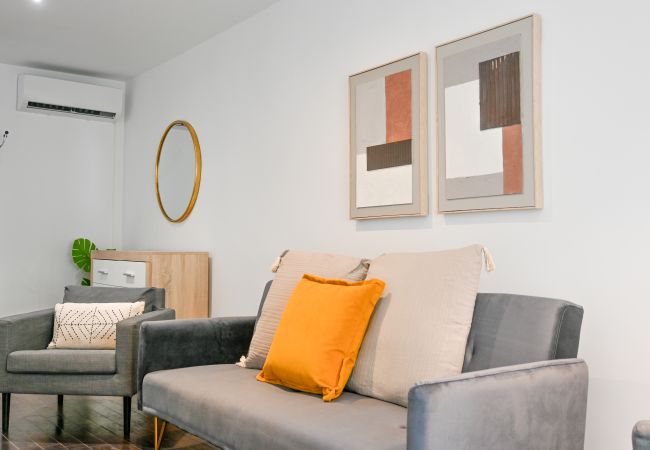 Apartment in Madrid -  Spacious Apartment with Balcony on Calle Santa Engracia, Chamberí Apartment in Madrid -  Spacious Apartment with Balcony on Calle Santa Engracia, Chamberí