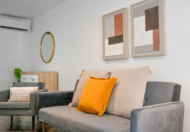 Apartment in Madrid -  Spacious Apartment with Balcony on Calle Santa Engracia, Chamberí Apartment in Madrid -  Spacious Apartment with Balcony on Calle Santa Engracia, Chamberí