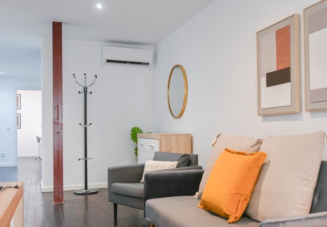 Apartment in Madrid -  Spacious Apartment with Balcony on Calle Santa Engracia, Chamberí Apartment in Madrid -  Spacious Apartment with Balcony on Calle Santa Engracia, Chamberí