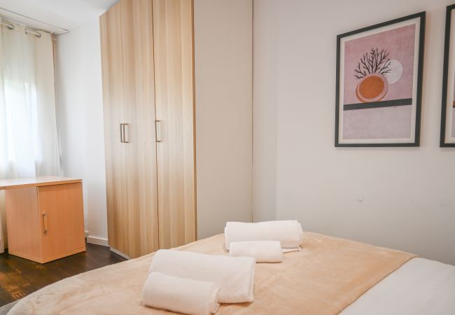 Apartment in Madrid -  Spacious Apartment with Balcony on Calle Santa Engracia, Chamberí Apartment in Madrid -  Spacious Apartment with Balcony on Calle Santa Engracia, Chamberí
