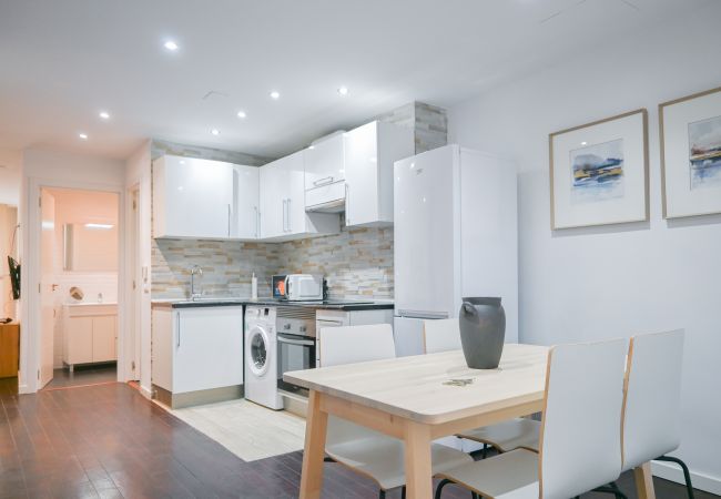 Apartment in Madrid -  Spacious Apartment with Balcony on Calle Santa Engracia, Chamberí Apartment in Madrid -  Spacious Apartment with Balcony on Calle Santa Engracia, Chamberí