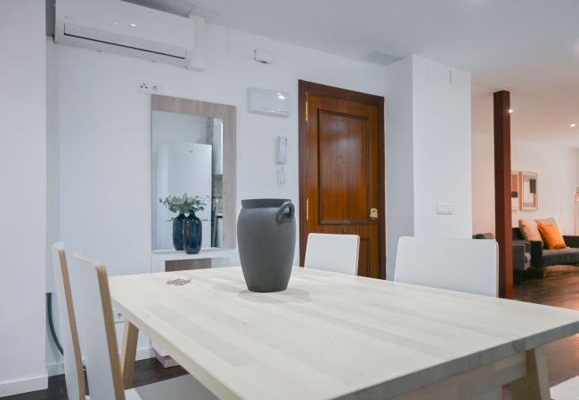 Apartment in Madrid -  Spacious Apartment with Balcony on Calle Santa Engracia, Chamberí Apartment in Madrid -  Spacious Apartment with Balcony on Calle Santa Engracia, Chamberí
