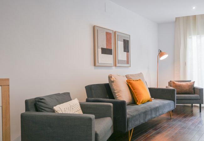 Apartment in Madrid -  Spacious Apartment with Balcony on Calle Santa Engracia, Chamberí Apartment in Madrid -  Spacious Apartment with Balcony on Calle Santa Engracia, Chamberí