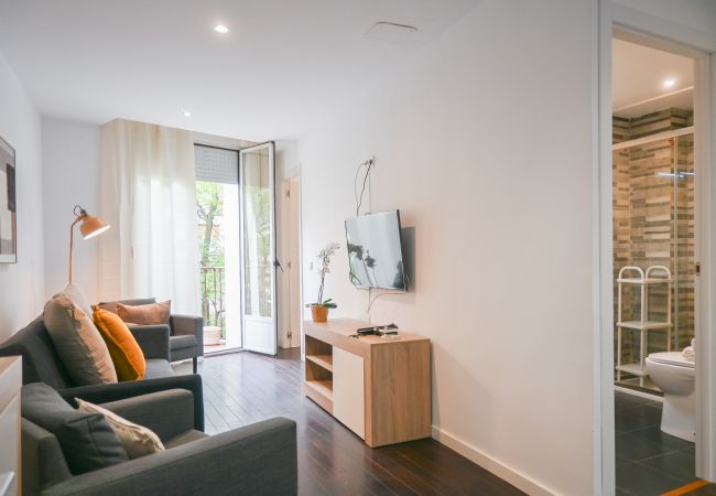 Apartment in Madrid -  Spacious Apartment with Balcony on Calle Santa Engracia, Chamberí Apartment in Madrid -  Spacious Apartment with Balcony on Calle Santa Engracia, Chamberí