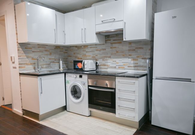 Apartment in Madrid -  Spacious Apartment with Balcony on Calle Santa Engracia, Chamberí Apartment in Madrid -  Spacious Apartment with Balcony on Calle Santa Engracia, Chamberí