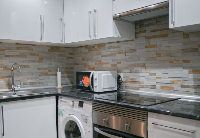 Apartment in Madrid -  Spacious Apartment with Balcony on Calle Santa Engracia, Chamberí Apartment in Madrid -  Spacious Apartment with Balcony on Calle Santa Engracia, Chamberí