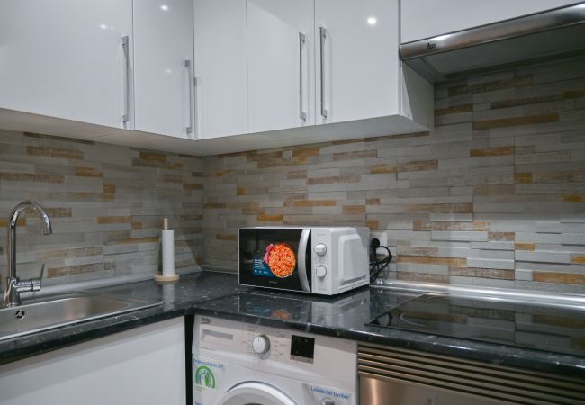 Apartment in Madrid -  Spacious Apartment with Balcony on Calle Santa Engracia, Chamberí Apartment in Madrid -  Spacious Apartment with Balcony on Calle Santa Engracia, Chamberí