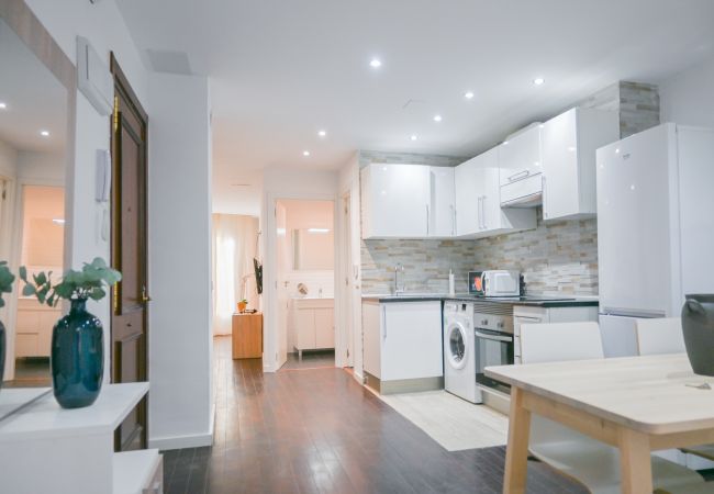 Apartment in Madrid -  Spacious Apartment with Balcony on Calle Santa Engracia, Chamberí Apartment in Madrid -  Spacious Apartment with Balcony on Calle Santa Engracia, Chamberí