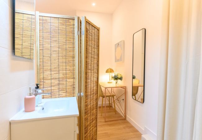 Apartment in Madrid - Elegance and Comfort in the Heart of Chamberí: Apartment with Unique Style Apartment in Madrid - Elegance and Comfort in the Heart of Chamberí: Apartment with Unique Style