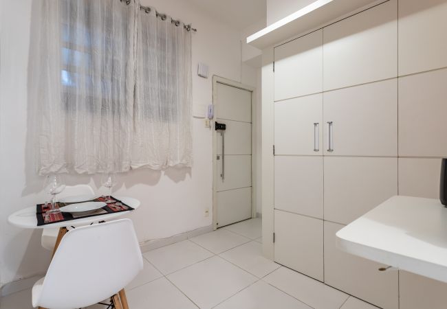 Studio in Rio de Janeiro - Studio in Copacabana 5 minutes from the beach | NSC309 Studio in Rio de Janeiro - Studio in Copacabana 5 minutes from the beach | NSC309