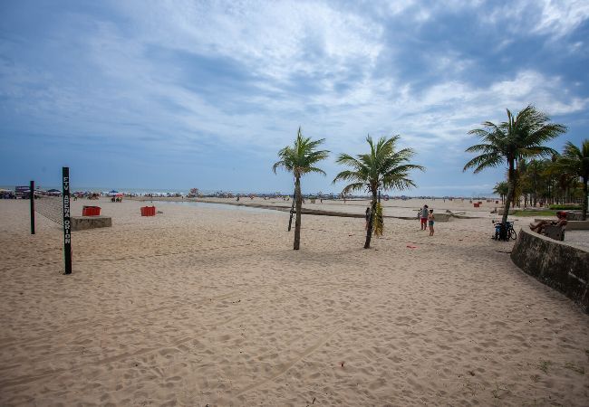  in Praia Grande - Apto com WiFi a 300 metros da Praia do Boqueirão