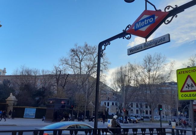 Apartment in Madrid - Bright Apartment with Balcony in the Heart of Moncloa Apartment in Madrid - Bright Apartment with Balcony in the Heart of Moncloa