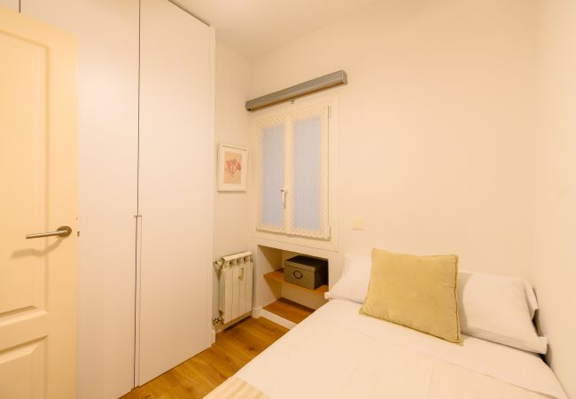 Apartment in Madrid - Bright Apartment with Balcony in the Heart of Moncloa Apartment in Madrid - Bright Apartment with Balcony in the Heart of Moncloa