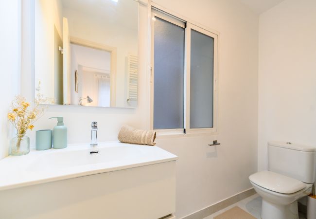 Apartment in Madrid - Bright Apartment with Balcony in the Heart of Moncloa Apartment in Madrid - Bright Apartment with Balcony in the Heart of Moncloa