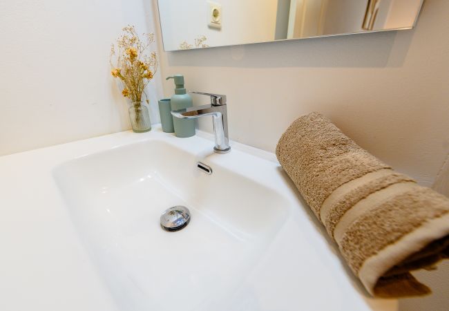 Apartment in Madrid - Bright Apartment with Balcony in the Heart of Moncloa Apartment in Madrid - Bright Apartment with Balcony in the Heart of Moncloa