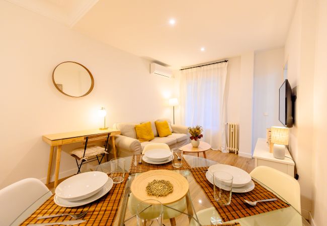 Apartment in Madrid - Bright Apartment with Balcony in the Heart of Moncloa Apartment in Madrid - Bright Apartment with Balcony in the Heart of Moncloa