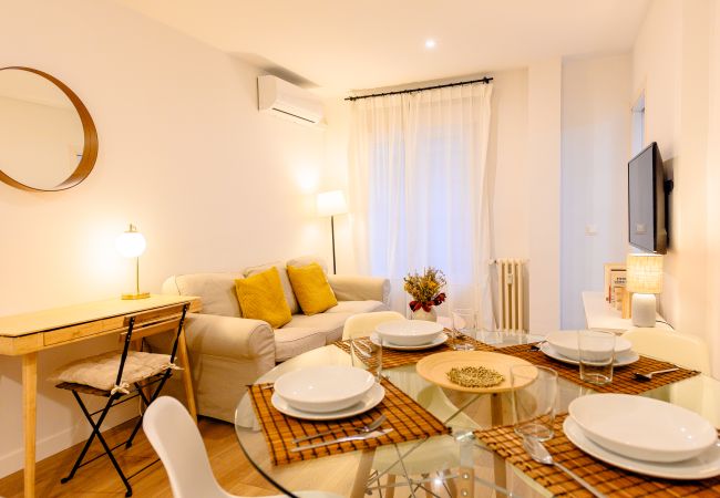 Apartment in Madrid - Bright Apartment with Balcony in the Heart of Moncloa Apartment in Madrid - Bright Apartment with Balcony in the Heart of Moncloa