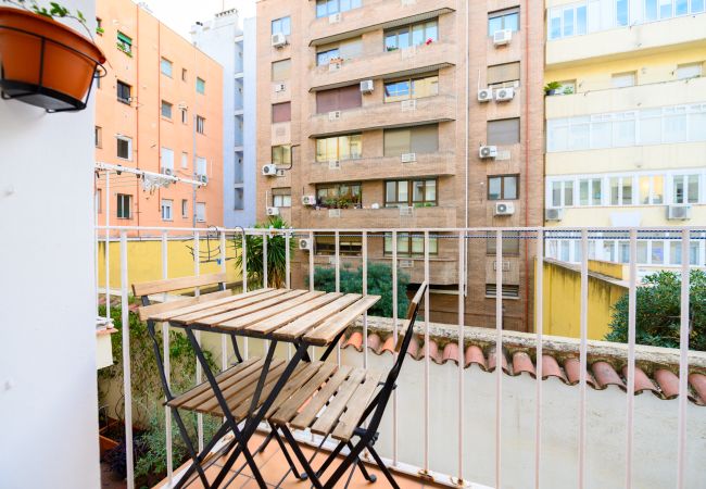 Apartment in Madrid - Bright Apartment with Balcony in the Heart of Moncloa Apartment in Madrid - Bright Apartment with Balcony in the Heart of Moncloa