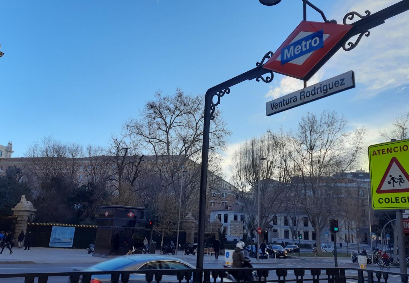 Apartment in Madrid - Bright Apartment with Balcony in the Heart of Moncloa Apartment in Madrid - Bright Apartment with Balcony in the Heart of Moncloa