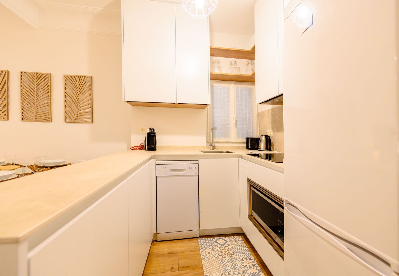 Apartment in Madrid - Bright Apartment with Balcony in the Heart of Moncloa Apartment in Madrid - Bright Apartment with Balcony in the Heart of Moncloa