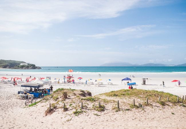  in Cabo Frio - Aconchegante e espaçoso apto c piscina e churrasq